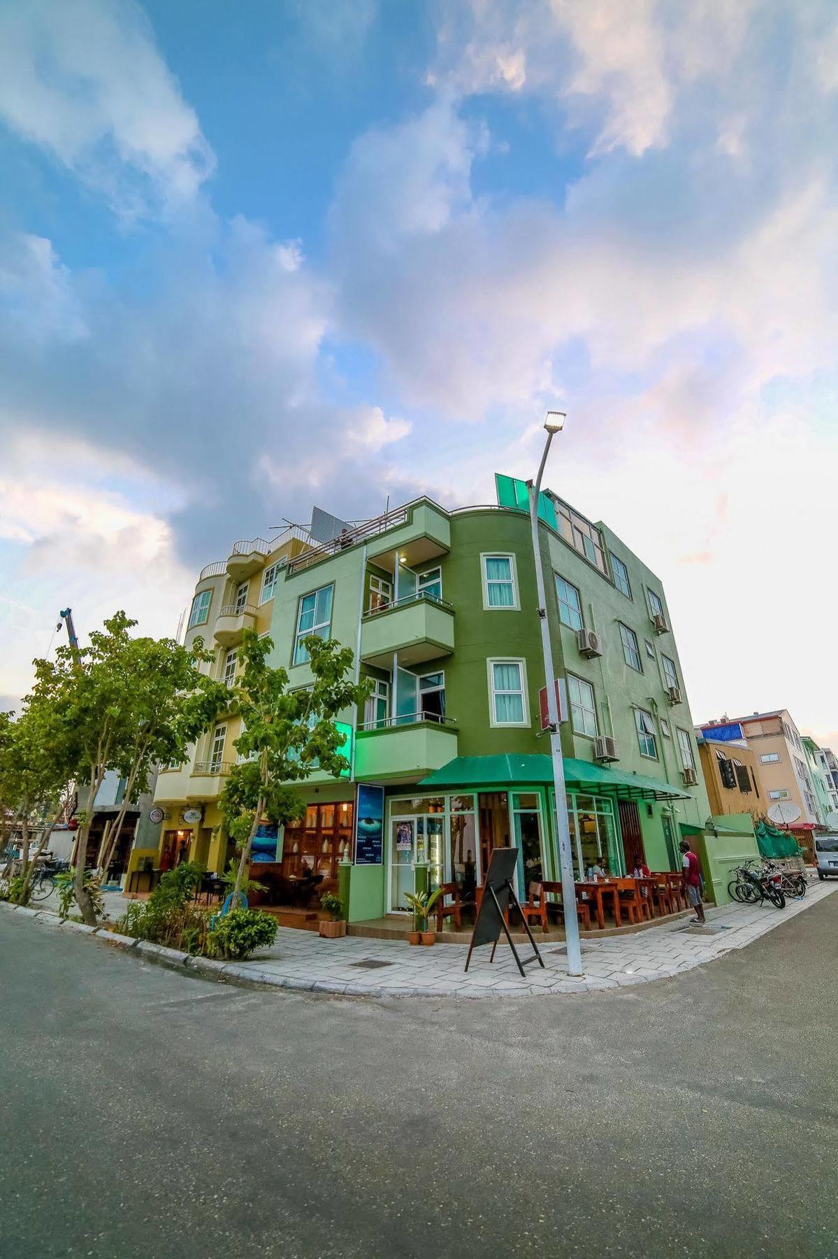 מאלה Relax Beach Inn מראה חיצוני תמונה